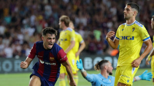 Barcelona sofre mas vence Cádiz (2-0) com gols de Pedri e Ferran Torres no fim