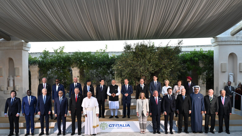 G7, i leader lanciano l'appello per la tregua olimpica