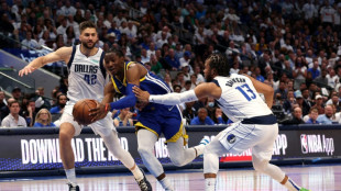 Mavericks siguen con vida en la final del Oeste al vencer a los Warriors