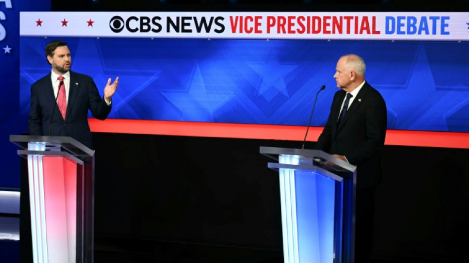 EUA: candidatos à vice-presidência defendem Donald Trump e Kamala Harris durante debate