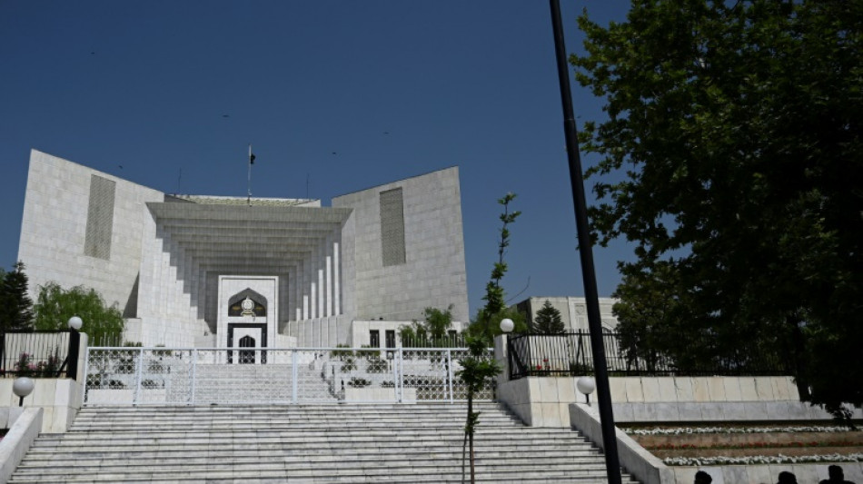 Two Supreme Court justices resign ahead of Pakistan elections