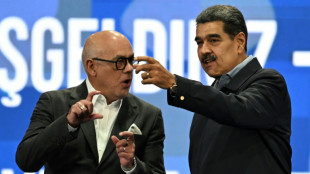 EEUU da pasos para estrechar el cerco sobre Maduro