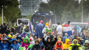 Dutch protests scrapped after fossil fuel vote