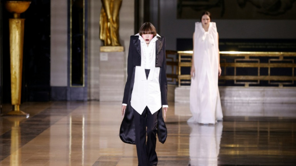 Haute couture: les vampires de Viktor&Rolf 