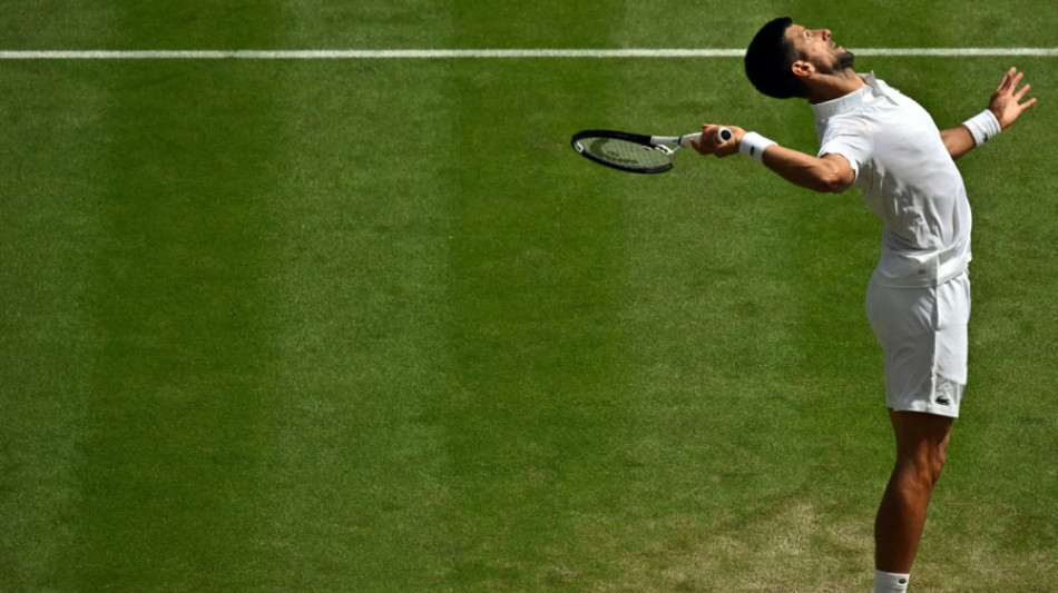 Djokovic nach Satzverlust im Wimbledon-Viertelfinale