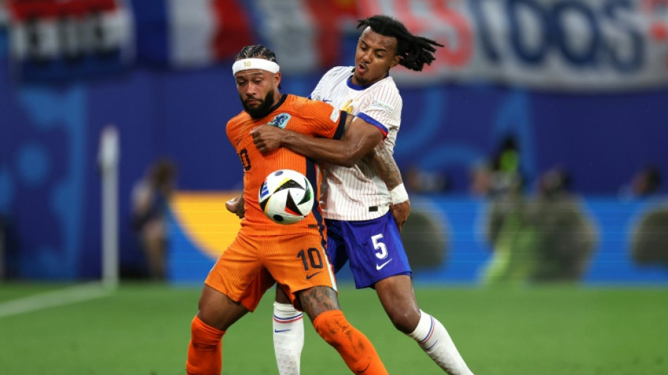 Dutch boss Koeman backs struggling Depay to shine at Euros