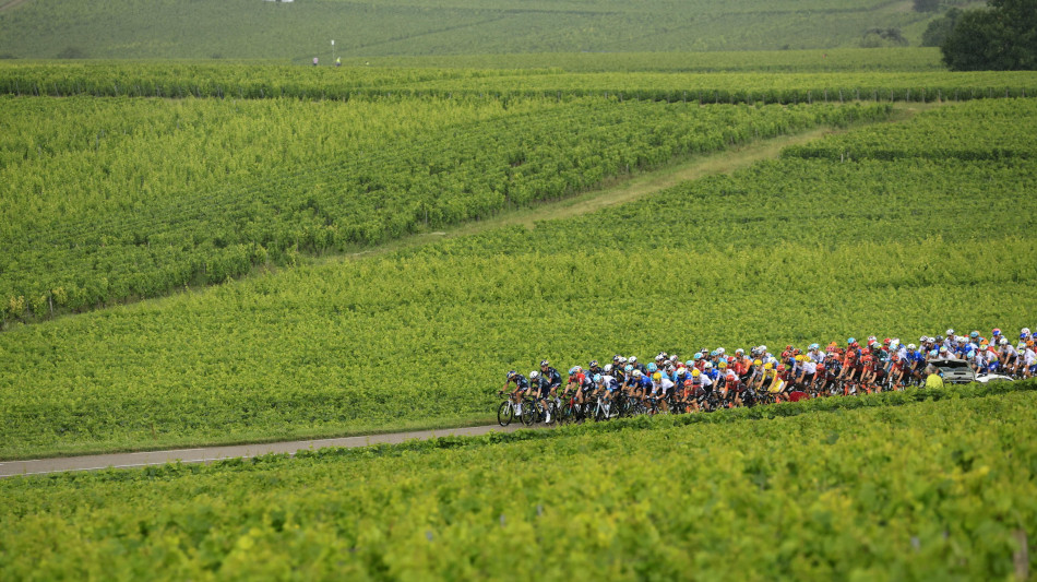 Tragedia al Giro d'Austria di ciclismo, morto il norvegese Drege