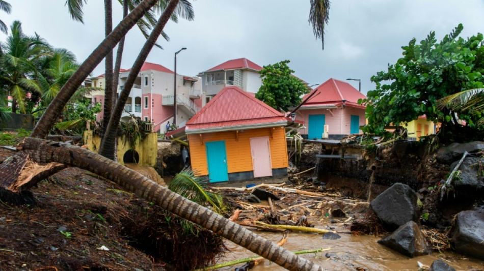 Tempête Fiona: la Guadeloupe constate les dégâts, Paris annonce de l'aide