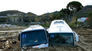 Rescatistas buscan a una decena de desaparecidos tras deslizamiento de tierra en Italia