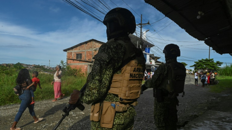 Grupo armado pede 'investimento' para manter trégua em porto colombiano