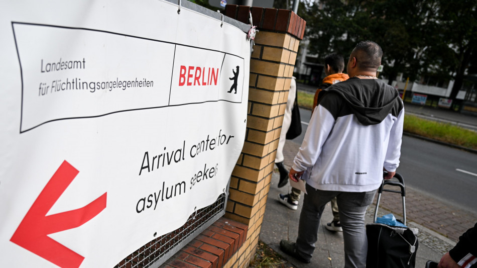 Berlino, stretta sugli aiuti per alcuni migranti