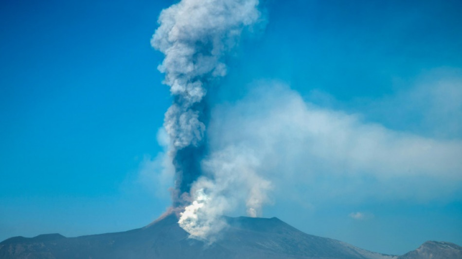 Closure of Sicily's Catania airport extended over Mount Etna eruption