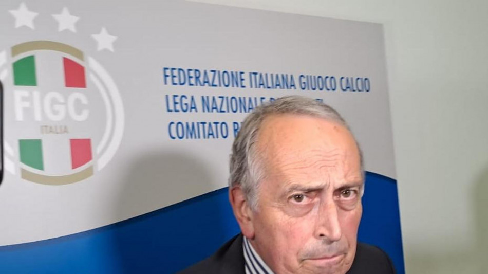 Calcio: Abete 'non abbiamo necessità che politica invada campo'