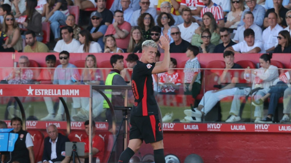 Dani Olmo sofre lesão na coxa e desfalcará o Barcelona por 1 mês