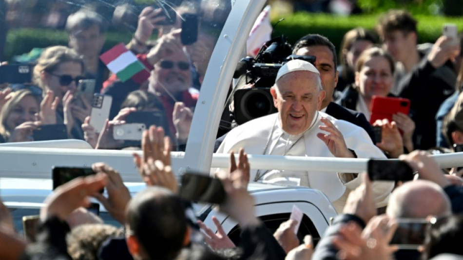 Pope appeals for to Hungarians to be 'open' to migrants