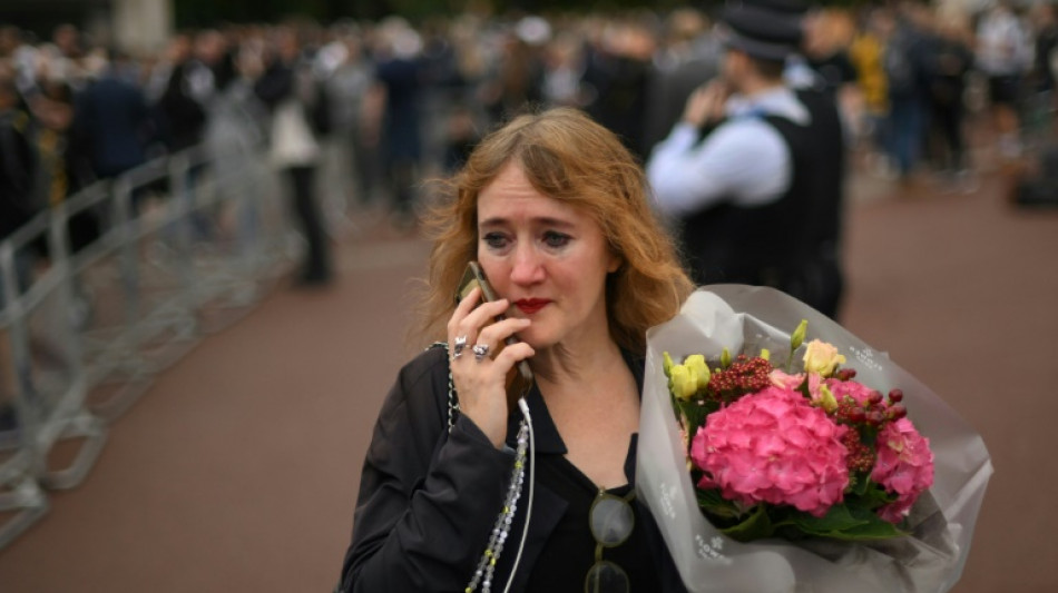 Buckingham Palace becomes shrine for a grieving nation