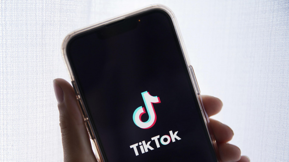 TikTok, notizia trattative con Musk è 'pura finzione'