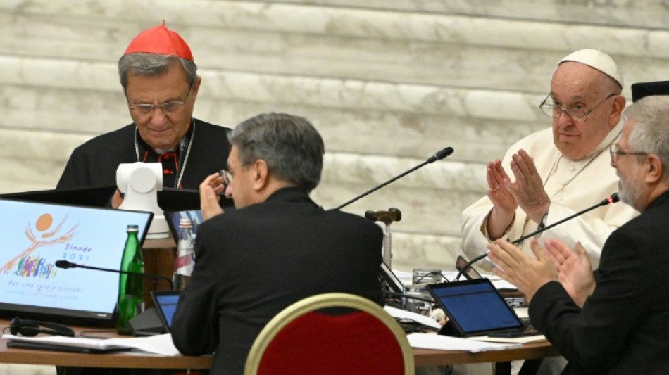 L'Eglise catholique laisse en suspens la question de l'ordination des femmes