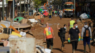 Teto de escola afetada por cheias em Valência desaba e deixa um morto