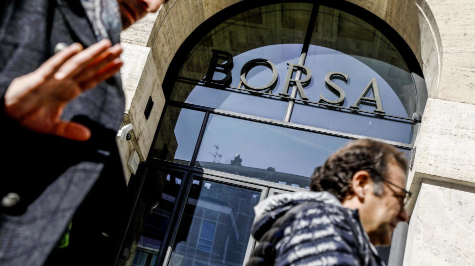 Borsa: Milano in forte calo, -2%, pesano Tim ed Stm