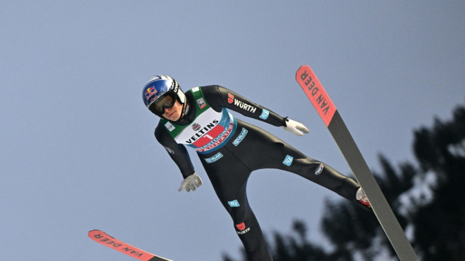 Wellinger beim Neujahrsspringen Dritter - Lanisek siegt