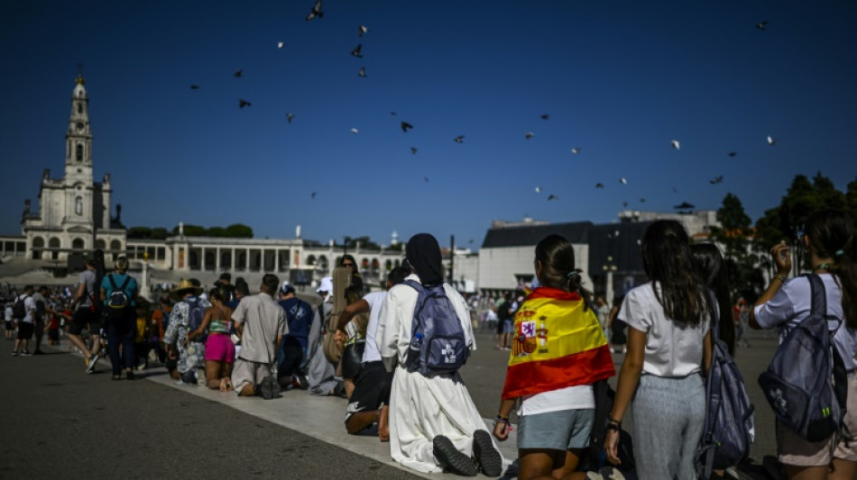 Pope heads to Portugal's Fatima shrine 