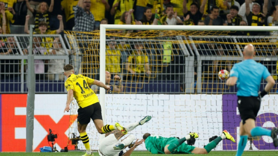 Fuellkrug hands Dortmund Champions League advantage over PSG