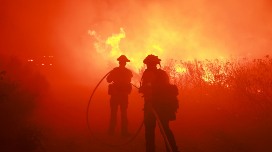 La Californie subit son plus grand incendie de l'année et craint un été dangereux