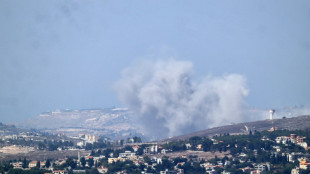 Israel segue bombardeando o Líbano enquanto prepara possível ofensiva terrestre