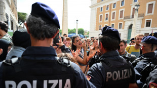 Momenti di tensione al corteo dei giovani di Roma