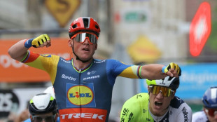 Pedersen wins Dauphine sprint