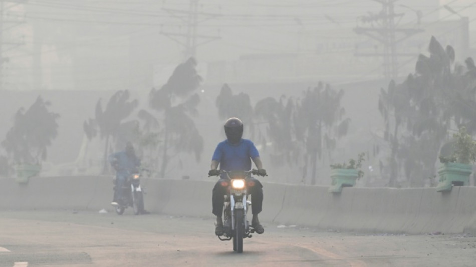 Pakistan shuts primary schools in Lahore over record pollution