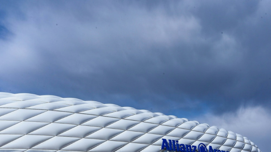 Allianz Arena leuchtet zum Beckenbauer-Gedenken