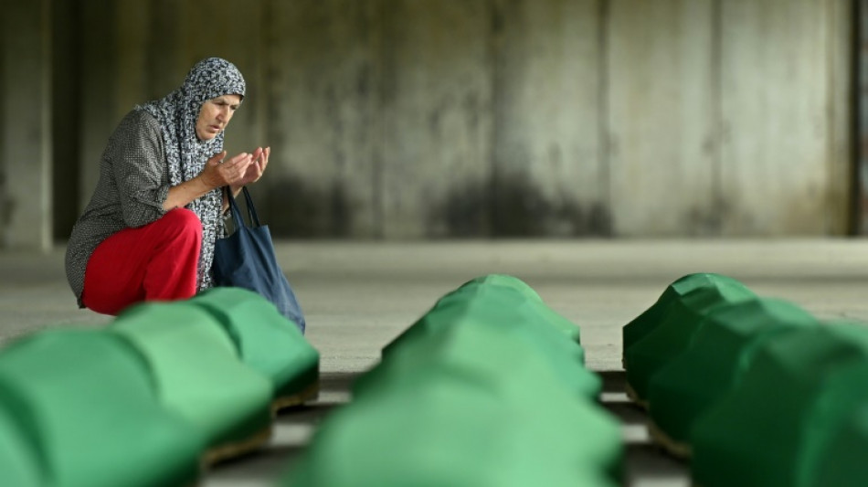 Después de 27 años entierran a 50 víctimas del genocidio de Srebrenica