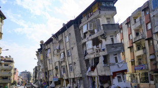 Looters raid city's shops, homes after Turkey quake