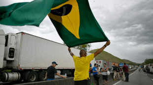 Manifestantes bloquean carreteras en Brasil por segundo día tras la derrota de Bolsonaro