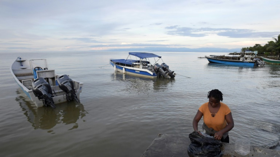 Unos 10.000 migrantes rumbo a EEUU están bloqueados en un puerto de Colombia