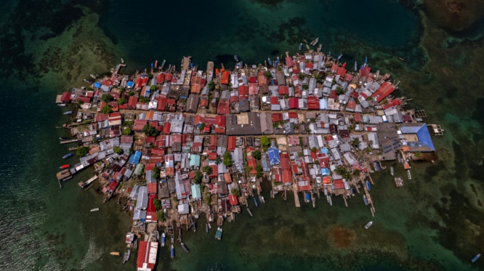 Face à la montée des eaux, des indigènes abandonnent leur îlot des Caraïbes