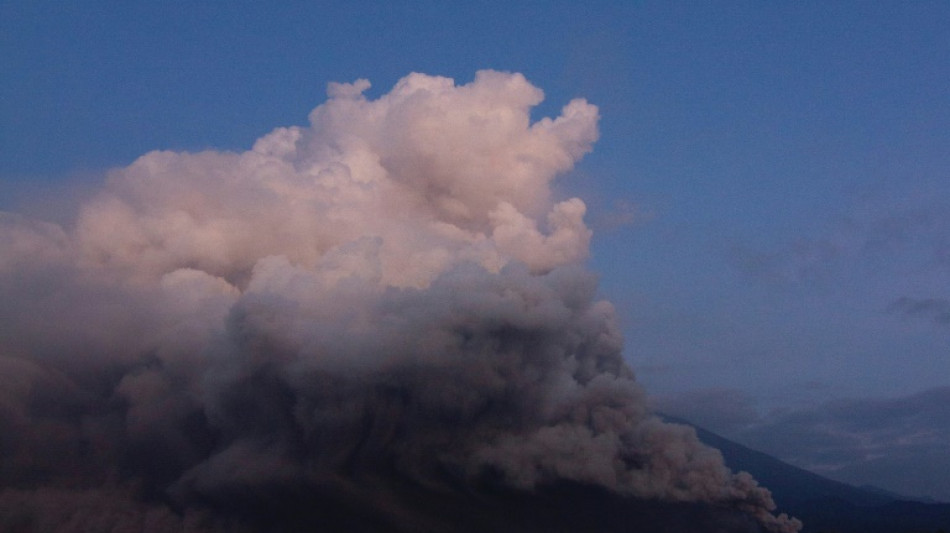 Eruption du volcan Semeru en Indonésie, près de 2.000 personnes évacuées