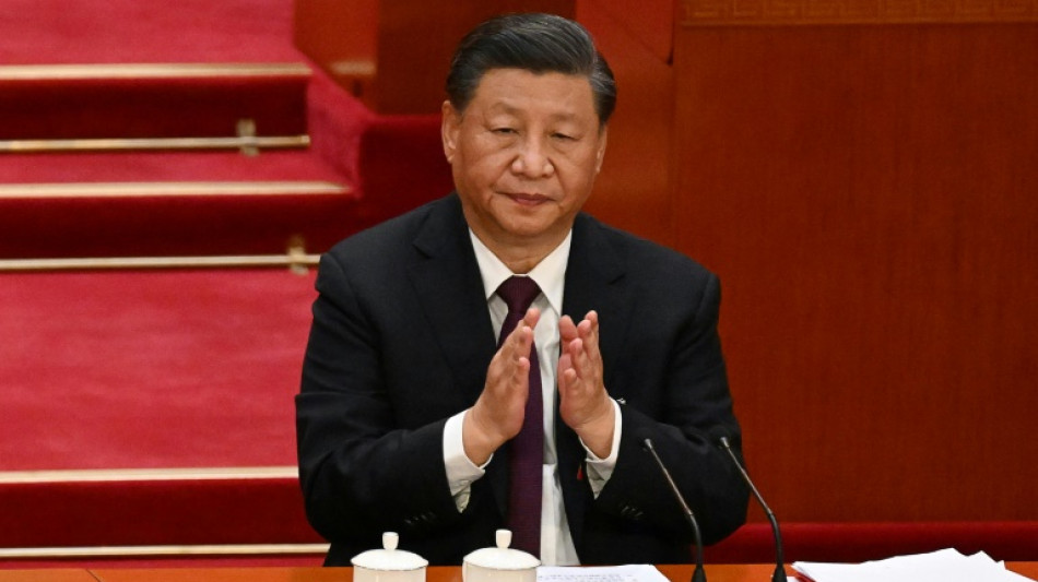 Xi anima a "sufrir" y "ganar" en el cierre del Congreso del Partido Comunista de China