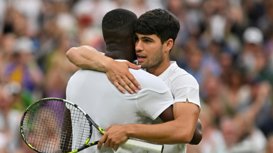 Alcaraz wins five-set Wimbledon thriller as Gauff eases through