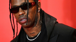 Rapper Travis Scott fica livre de acusações criminais por mortes durante show no Texas