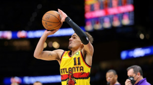 NBA: Young et les Hawks ont le dernier mot face aux Lakers privés de James