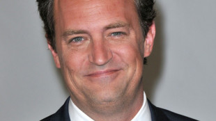 Conmoción por la sorpresiva muerte de Matthew Perry, estrella de "Friends"