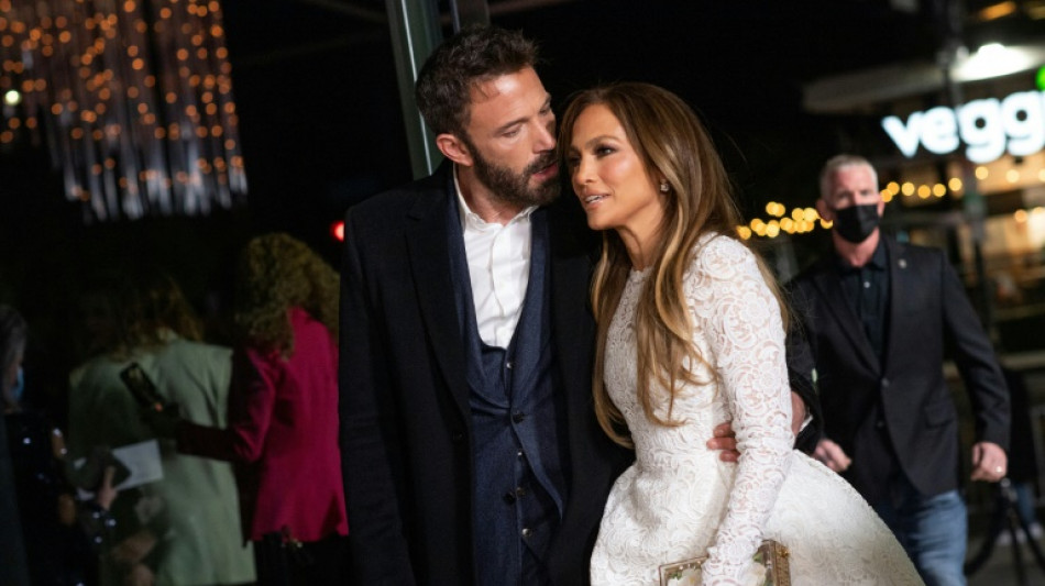 Jennifer Lopez demande le divorce à Ben Affleck (médias)