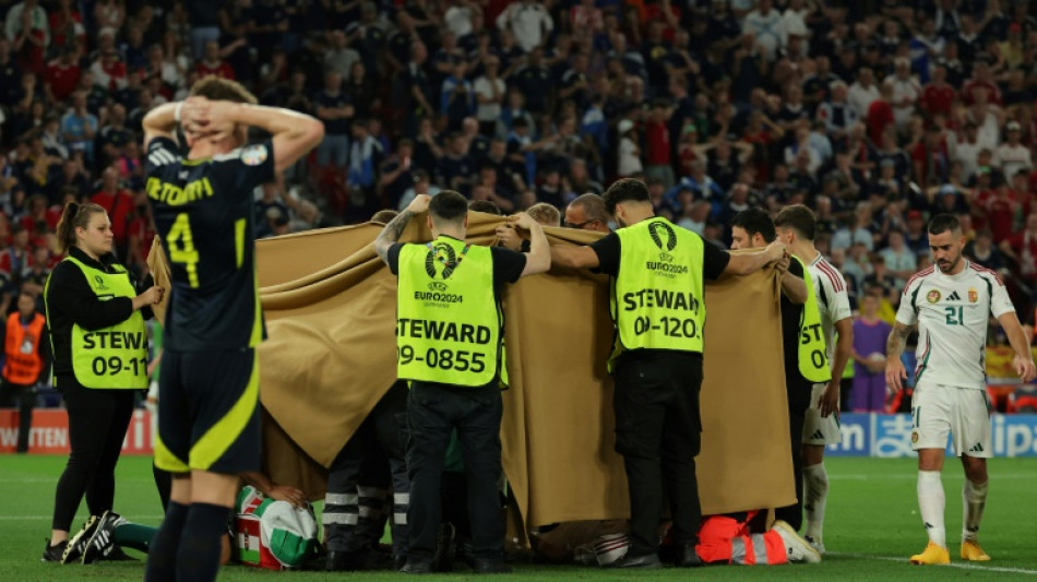 Hungria marca nos acréscimos e vence Escócia (1-0), que é eliminada da Euro