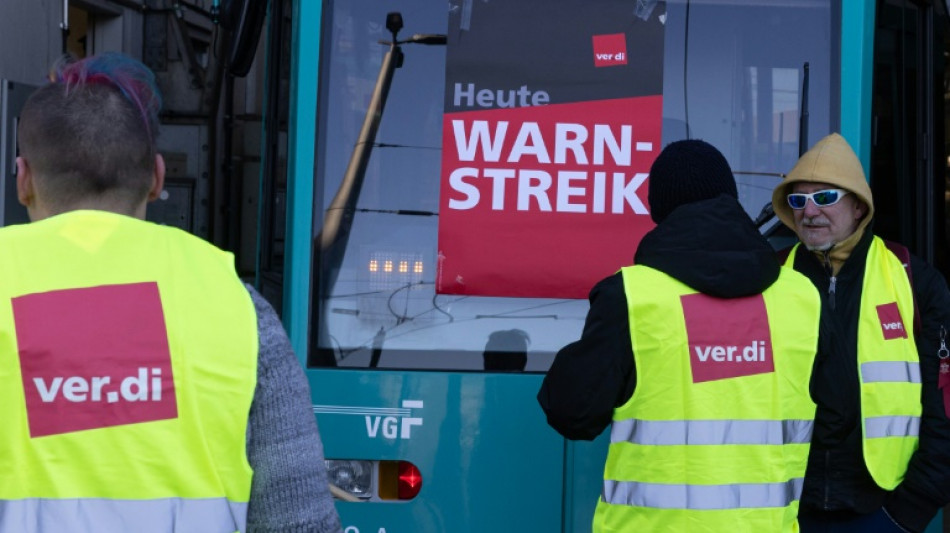 Tarifverhandungen im öffentlichen Dienst: Verdi schließt größere Streiks nicht aus