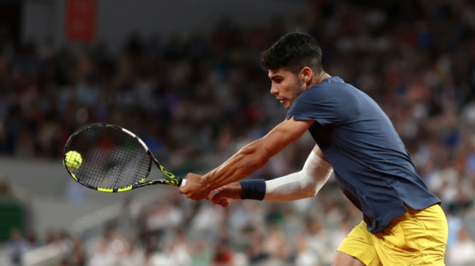 Alcaraz tames Wolf at French Open