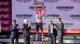 Giro: ufficializzati gli iscritti, è caccia a Pogacar