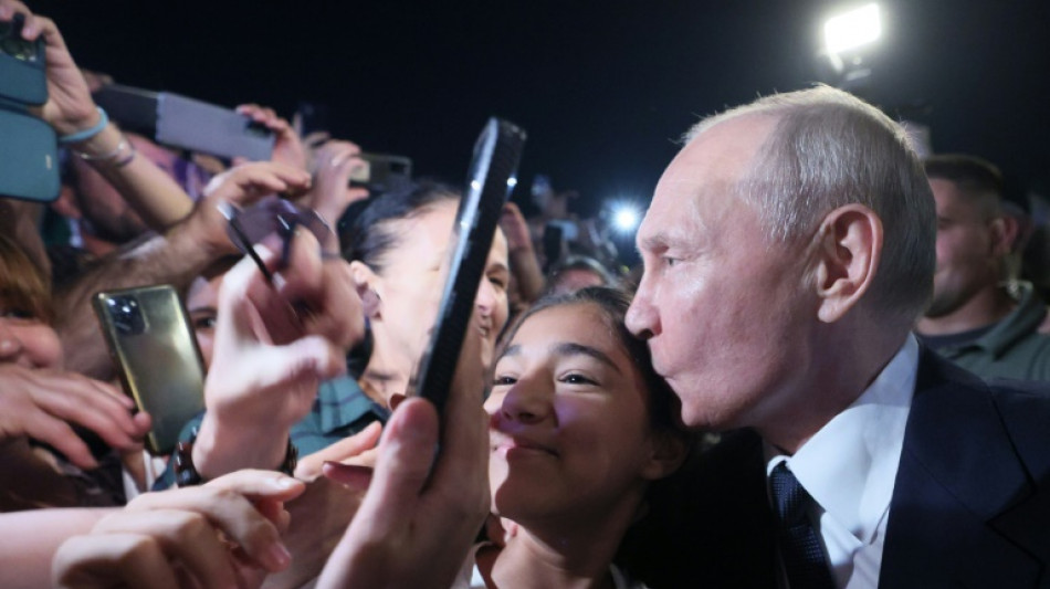 Kremlin insiste que Putin tem 'impressionante' apoio popular após motim